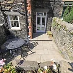 The Thistles Nyaraló