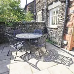 The Thistles Nyaraló