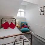 Nyaraló The Thistles *